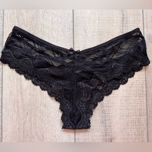 Victoria's Secret Cheeky Black Lace Strappy Panties Bow SZ Med